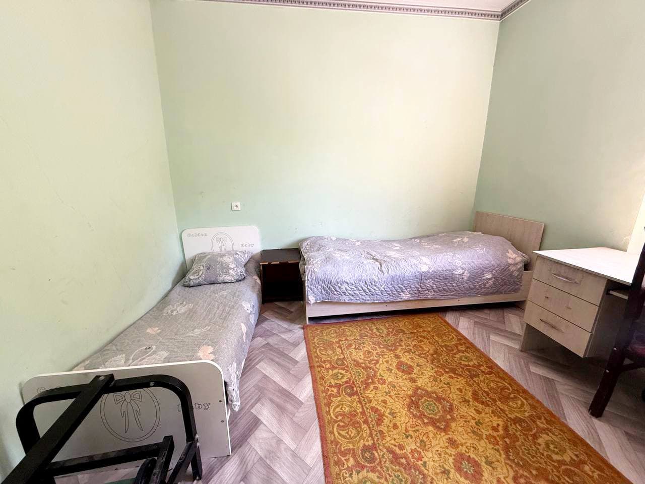 Kuni kecha Bolalar ombudsmani Toshkent viloyatiga qilgan monitoring tashrifi davomida Yangiyo‘l tumanida joylashgan "Muqaddam ona" hamda "Yangi O‘zbekiston" oilaviy bolalar uylarida bo‘lib, bu yerda bolalar uchun yaratilgan shart-sharoitlarni o‘rgandi.