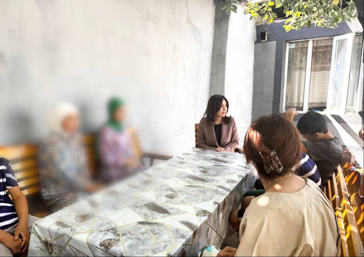 Kuni kecha Bolalar ombudsmani Toshkent viloyatiga qilgan monitoring tashrifi davomida Yangiyo‘l tumanida joylashgan "Muqaddam ona" hamda "Yangi O‘zbekiston" oilaviy bolalar uylarida bo‘lib, bu yerda bolalar uchun yaratilgan shart-sharoitlarni o‘rgandi.