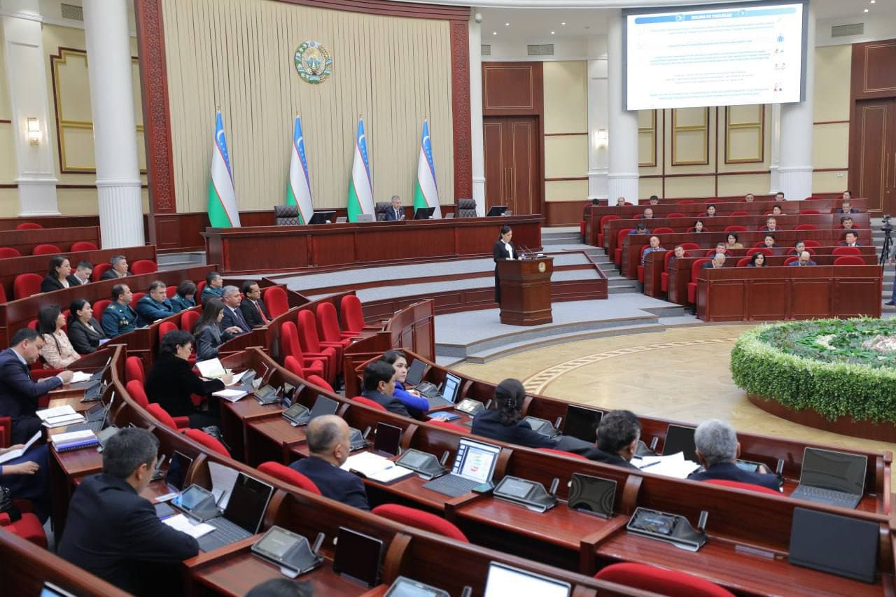 Oliy Majlisi Qonunchilik palatasining navbatdagi yalpi majlisida Bolalar ombudsmani tomonidan taqdim etilgan parlament oldidagi ma’ruzasi ko‘rib chiqildi.