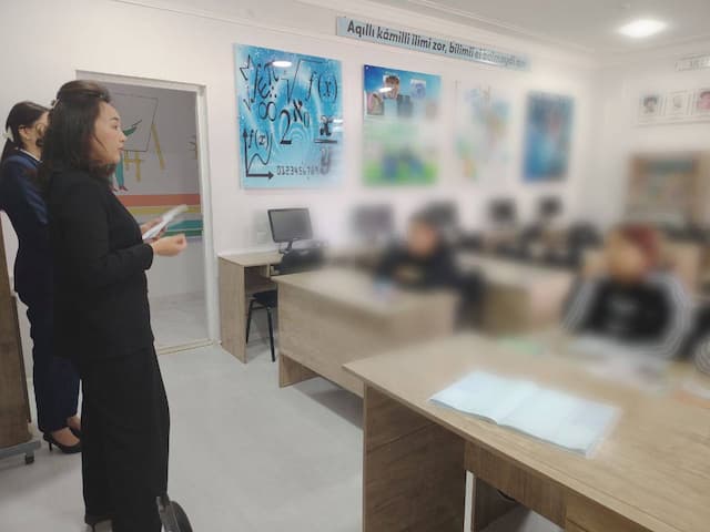 Bolalar ombudsmanining Qoraqalpog‘iston Respublikasidagi mintaqaviy vakili oltinchi mintaqaviy hududga qarashli 2-son tergov hibsxonasida saqlanayotgan voyaga yetmagan shaxslar bilan yakka tartibda suhbatlar o‘tkazib, ularning muammolarini o‘rgandi.