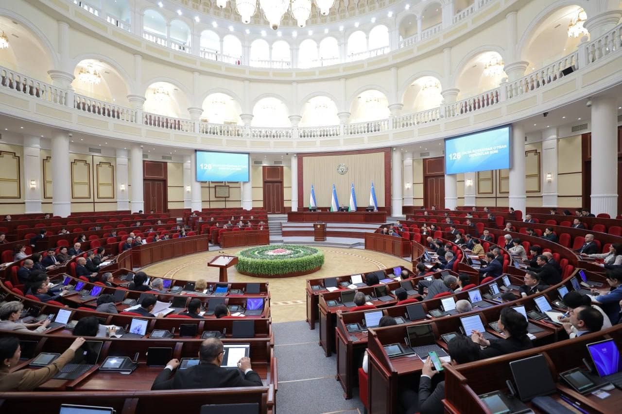 Oliy Majlisi Qonunchilik palatasining navbatdagi yalpi majlisida Bolalar ombudsmani tomonidan taqdim etilgan parlament oldidagi ma’ruzasi ko‘rib chiqildi.