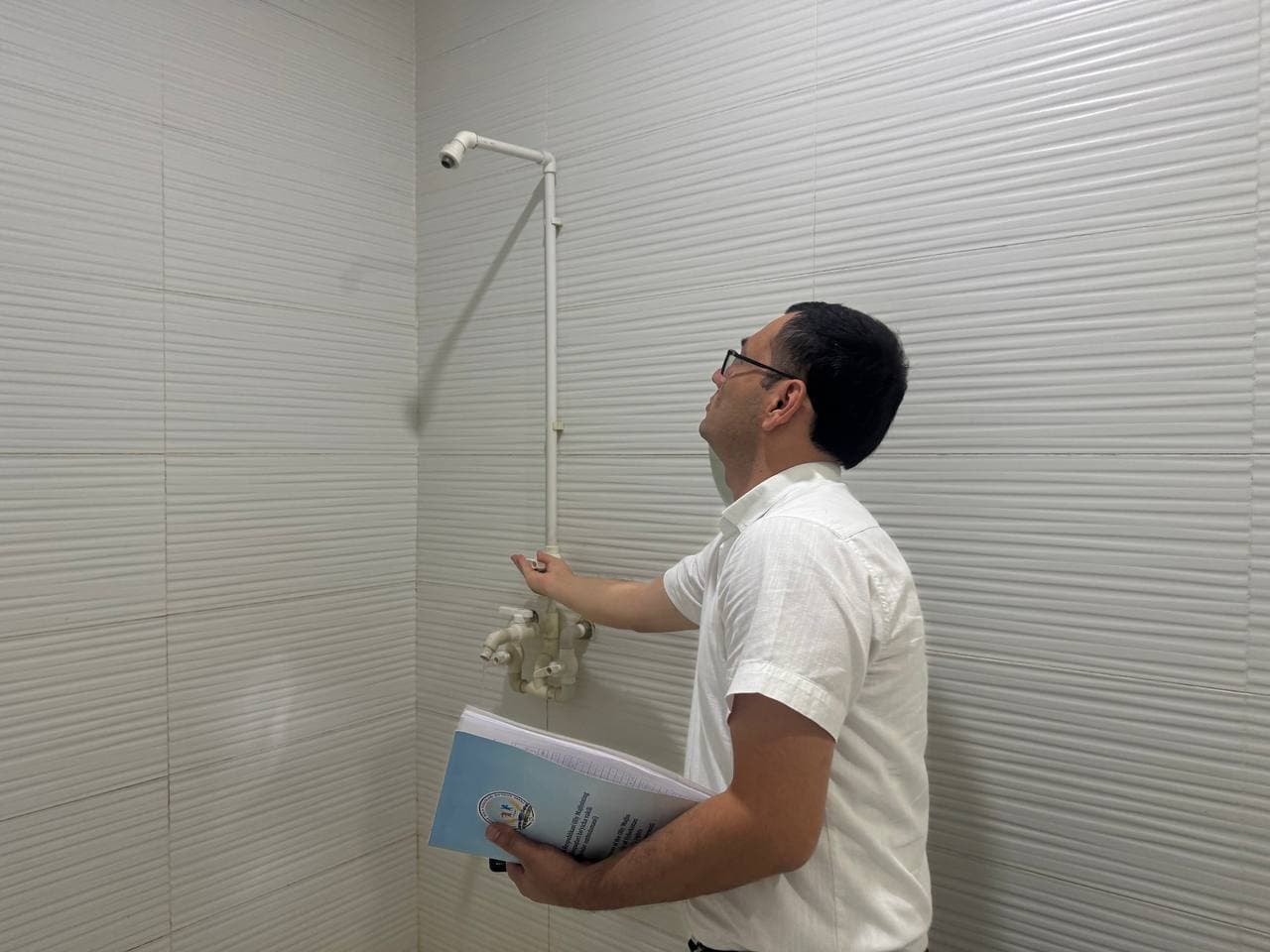 Bolalar ombudsmani Toshkent viloyati Angren shahar IIBB vaqtincha saqlash hibsxonasida monitoring o‘rganishini olib bordi.