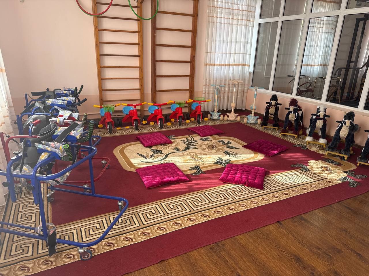 olalar ombudsmani Namangan viloyatiga qilgan monitoring tashrifi davomida Davlatobod tumanida joylashgan  "Bolalar uyi"da ham bo‘ldi.