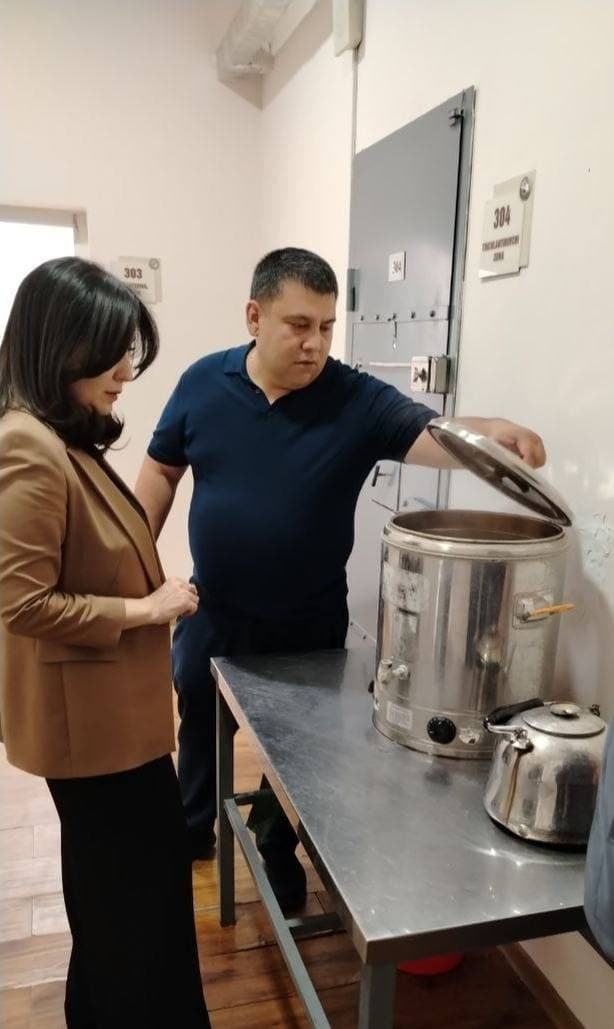 Bolalar ombudsmani Toshkent shahar IIBB vaqtincha saqlash hibsxonasida monitoring o‘rganishini olib bordi.