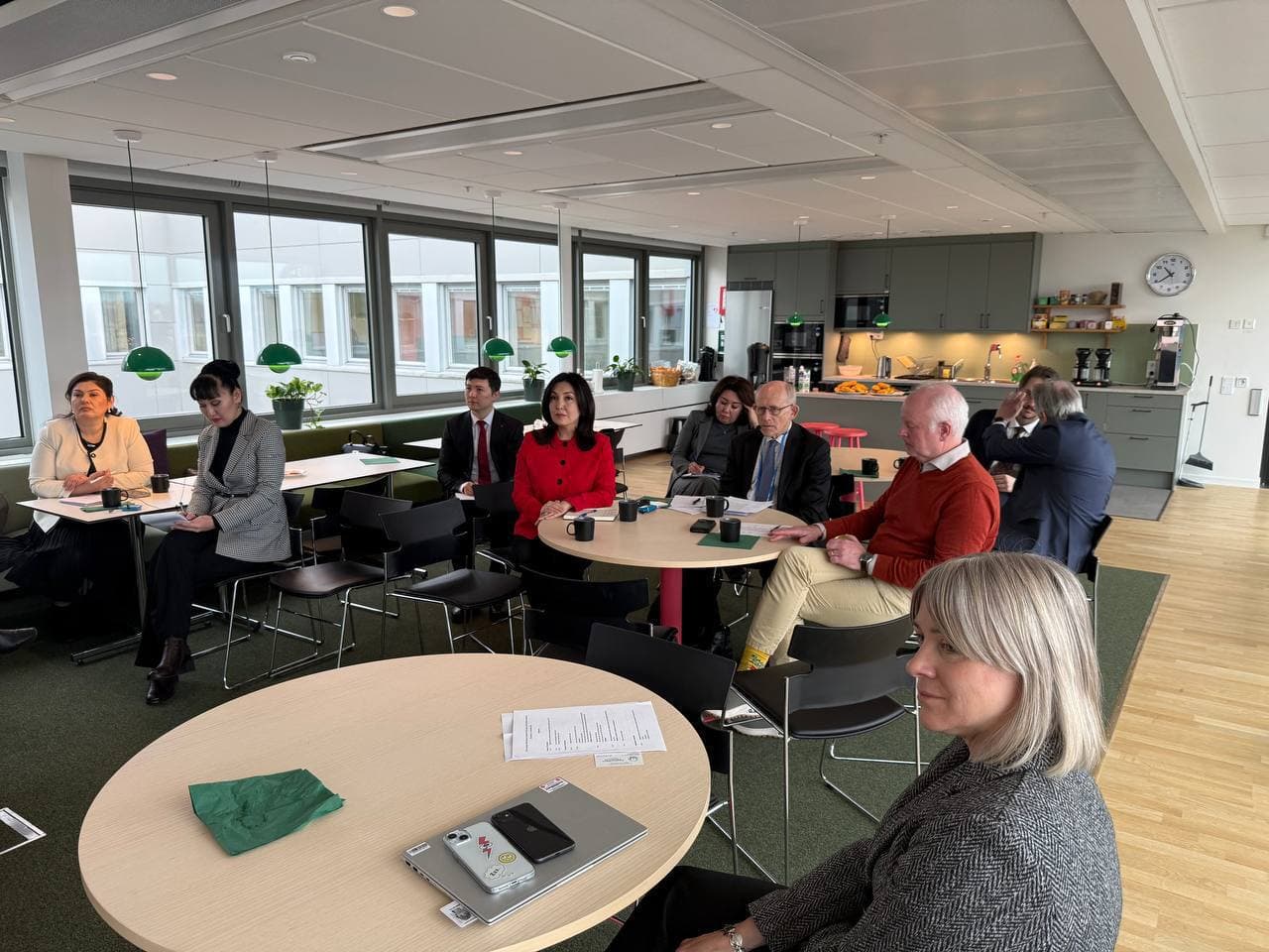 Bolalar ombudsmani rahbarligidagi idoralararo tarkibdagi delegatsiya a’zolari Shvetsiya davlatida bo‘lib,  ushbu mamlakatning bola huquqlarini himoyalash  borasidagi tajribalarini o‘rganish, o‘zaro konstruktiv muloqot o‘rnatish hamda milliy qonunchilikka xalqaro standartlarni joriy etish borasida amaliy ko‘nikmaga ega bo‘lishdi.