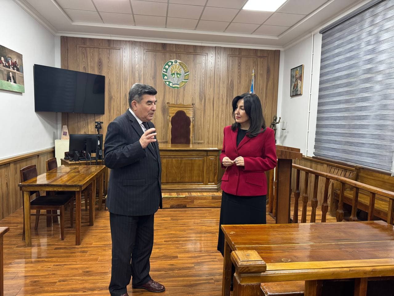 Bolalar ombudsmani Jahon iqtisodiyoti va diplomatiya universiteti “Xalqaro huquq” yo‘nalishi talabalari bilan amaliy muloqoti bo‘lib o‘tdi.