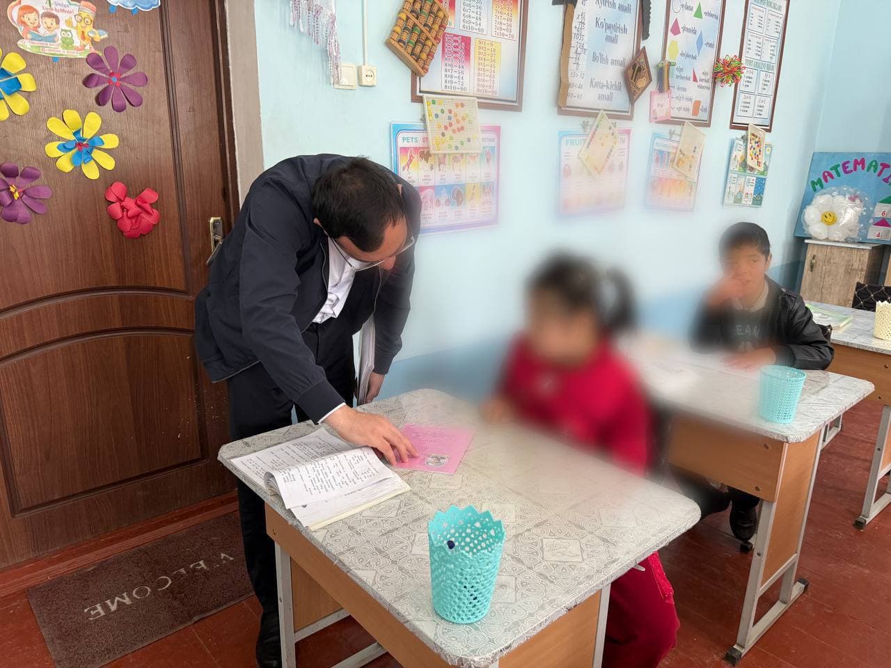 Namangan viloyatiga qilingan monitoring tashrifi davomida Bolalar ombudsmani To‘raqo‘rg‘on tumanida joylashgan 48-sonli “Aqli zaif bolalar uchun”ixtisoslashtirilgan maktab internatida bo‘ldi.