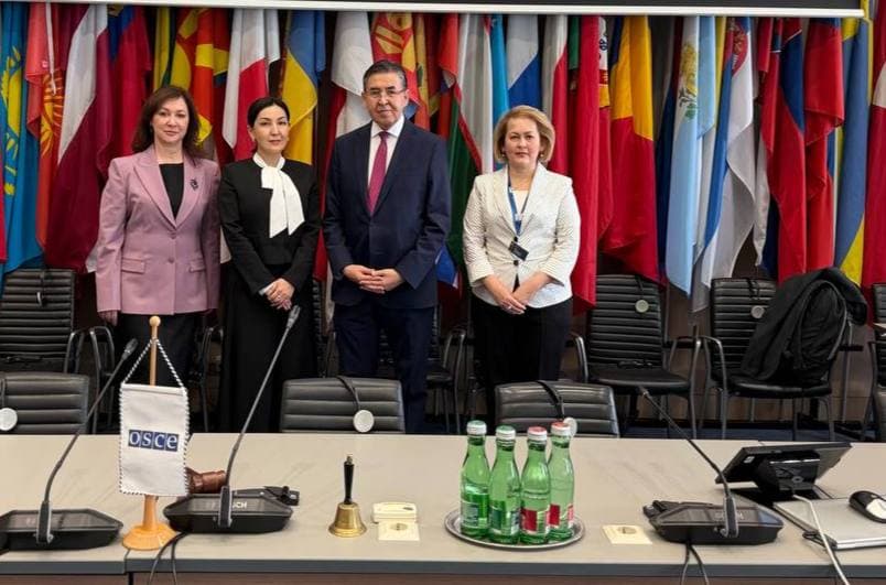 Oliy Majlisning Bola huquqlari bo‘yicha vakili 20-21-aprel kunlari Avstriyaning Vena shahrida bo‘lib o‘tayotgan "Majburiy jalb qilish shaklidagi jinoyatchilikning o‘sib borishi: xavfsizlik tizimidagi mavjud zaif nuqtalarni bartaraf etish" mavzusida YXHT tomonidan tashkil qilingan Odam savdosiga qarshi Alyansining 26-Konferensiyasida ishtirok etdi.