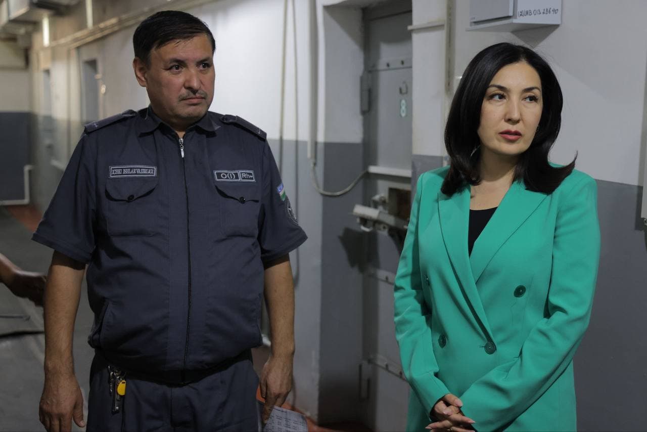Bolalar ombudsmanining Toshkent viloyatiga monitoring tashrifi doirasidagi keyingi manzil Yangi yo’l shahar IIBB vaqtincha saqlash hibsxonasi bo‘ldi.
