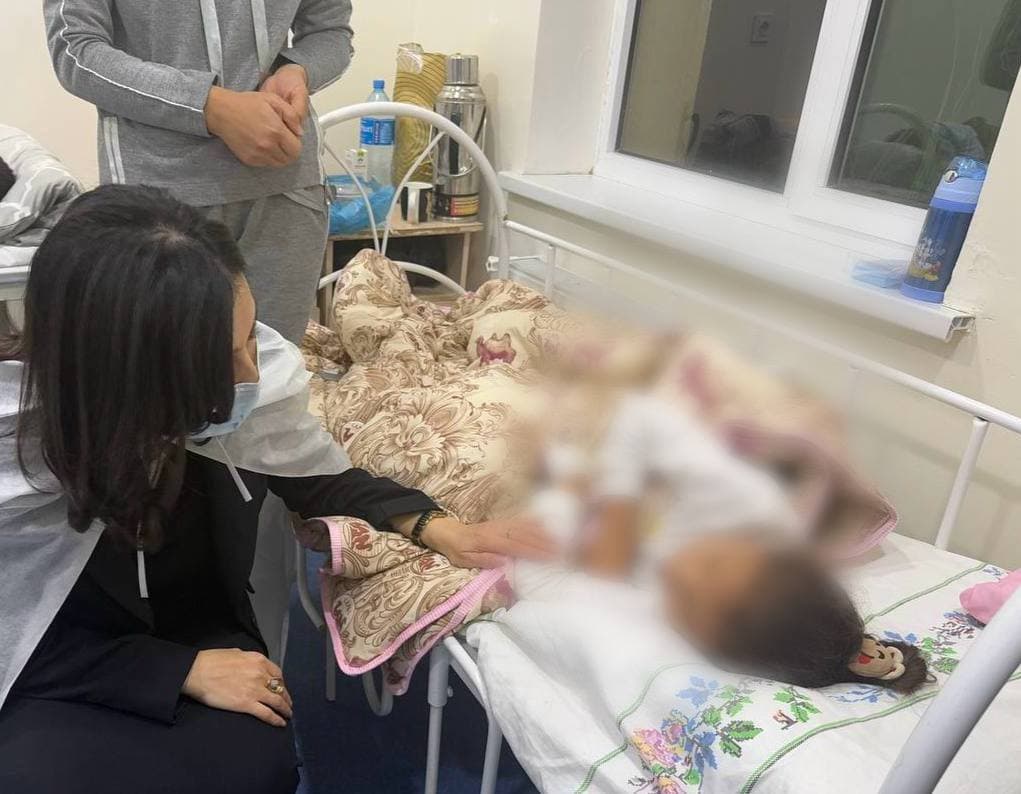 Bolalar ombudsmani monitoring davomida Forish tumani Tibbiyot birlashmasi Bolalar bo‘limida bo‘lib, 9-10 oktyabr kunlari sog‘lig‘idan shikoyat bilan murojaat etgan bog‘cha tarbiyalanuvchilarni davolash jarayoni va holatga oid hujjatlarni o‘rgandi.