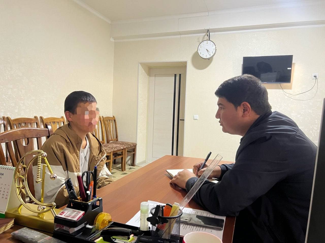 Bolalar ombudsmanining Navoiy viloyatidagi mintaqaviy vakili Navoiy viloyat IIB huzuridagi Voyaga yetmaganlarga ijtimoiy-huquqiy yordam ko‘rsatish markazida bo‘ldi.