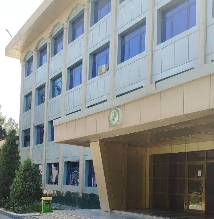 Bolalar ombudsmani monitoring tashrifi bilan Chirchiq shahar IIB vaqtincha saqlash hibsxonasida bo‘lib, bu yerda voyaga yetmaganlar uchun mavjud shart-sharoitlar bilan tanishdi.