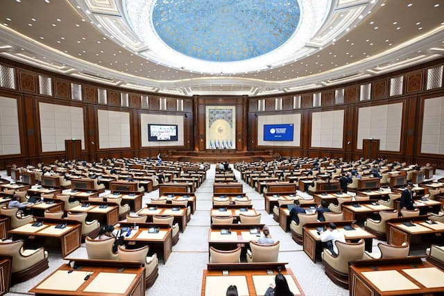 19-may kuni Oliy Majlis Senatining navbatdagi yalpi majlisida Bola huquqlari bo‘yicha vakilning bola huquqlari to‘g‘risidagi qonunchilikka davlat organlari tomonidan rioya etilishi haqidagi ma’ruzasi ko‘rib chiqildi.