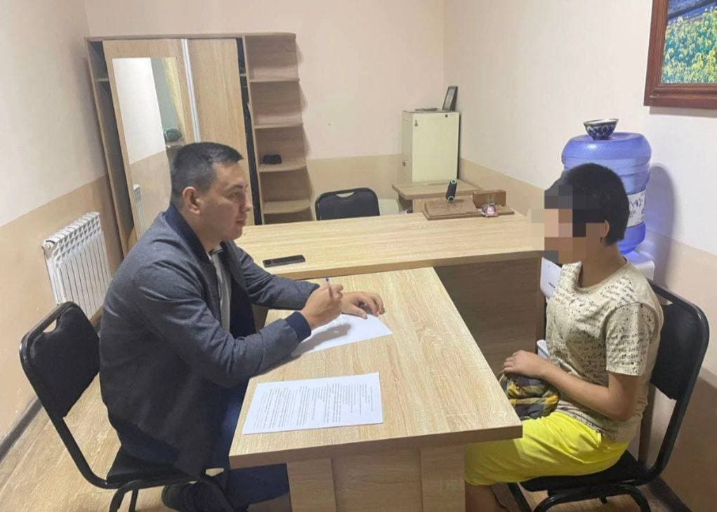 Bolalar ombudsmanining Samarqand viloyatidagi mintaqaviy vakili monitoring tashrifi doirasida viloyat IIB huzuridagi Voyaga yetmaganlarga ijtimoiy-huquqiy yordam ko‘rsatish markazida bo‘ldi.
