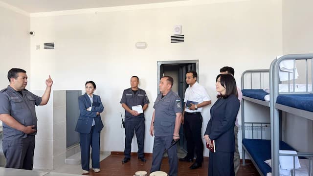2026-yil may oyida Bolalar ombudsmani monitoring tashrifi bilan Toshkent viloyatida bo‘lib, Zangiota tumanidagi 1-sonli tergov hibsxonasi hamda24-son tarbiya koloniyasida voyaga yetmagan bolalar saqlanayotgan shart-sharoitlarni ko‘zdan kechirdi.