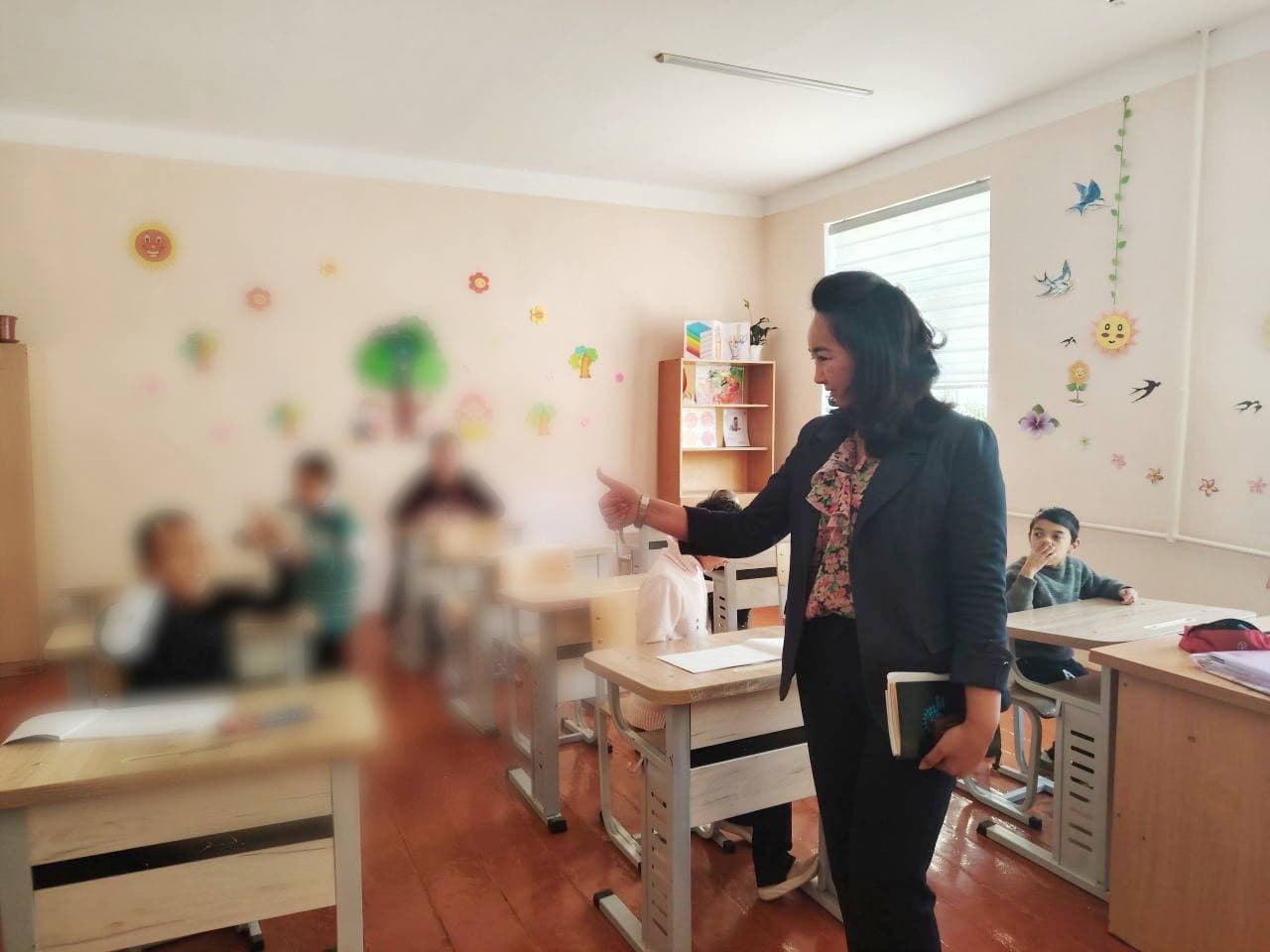 Bolalar ombudsmanining Qoraqalpog‘iston Respublikasidagi mintaqaviy vakili Ijtimoiy himoya milliy agentligi Qoraqalpog‘iston Respublikasi Boshqarmasiga qarashli Xo‘jayli tumani “Janqoңirat” mahallasida joylashgan 3-sonli Ta’limga ehtiyoji bor bolalarga ixtisoslashtirilgan maktab internatida bo‘ldi.