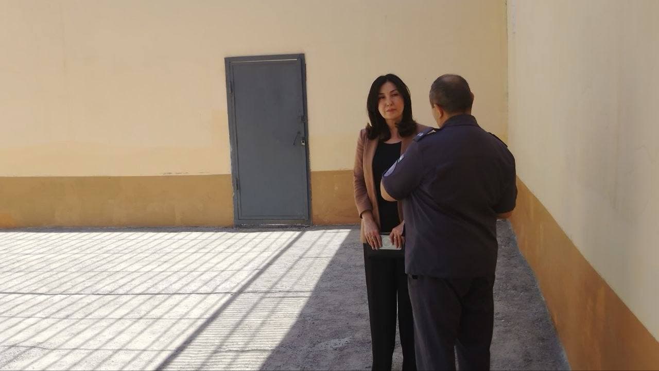 Bolalar ombudsmani monitoring tashrifi bilan Chirchiq shahar IIB vaqtincha saqlash hibsxonasida bo‘lib, bu yerda voyaga yetmaganlar uchun mavjud shart-sharoitlar bilan tanishdi.