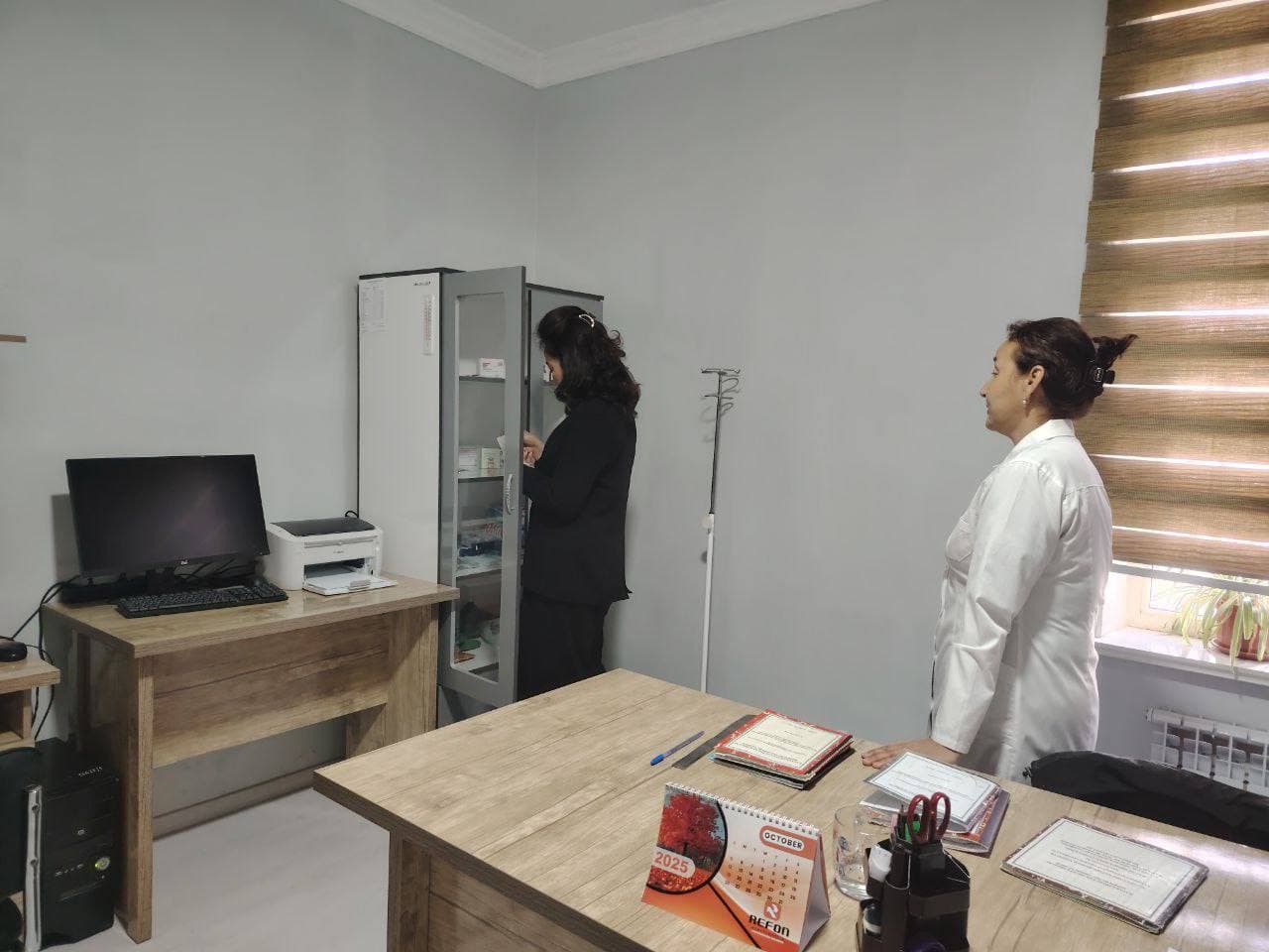 Bolalar ombudsmanining Qoraqalpog‘iston Respublikasidagi mintaqaviy vakili oltinchi mintaqaviy hududga qarashli 2-son tergov hibsxonasida saqlanayotgan voyaga yetmagan shaxslar bilan yakka tartibda suhbatlar o‘tkazib, ularning muammolarini o‘rgandi.