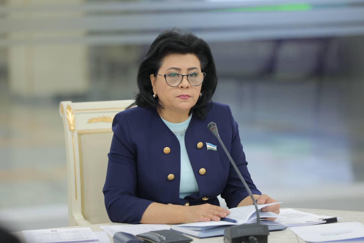 Oliy Majlis Qonunchilik palatasining Demokratik institutlar va fuqarolik jamiyatini rivojlantirish masalalari qo‘mitasi tomonidan Bola huquqlari bo‘yicha vakil (Bolalar ombudsmani)ning “Bolalarning odil sudlovdan foydalanish imkoniyatlarini ta’minlashning ayrim masalalari to‘g‘risida”gi maxsus ma’ruzasi ko‘rib chiqildi.