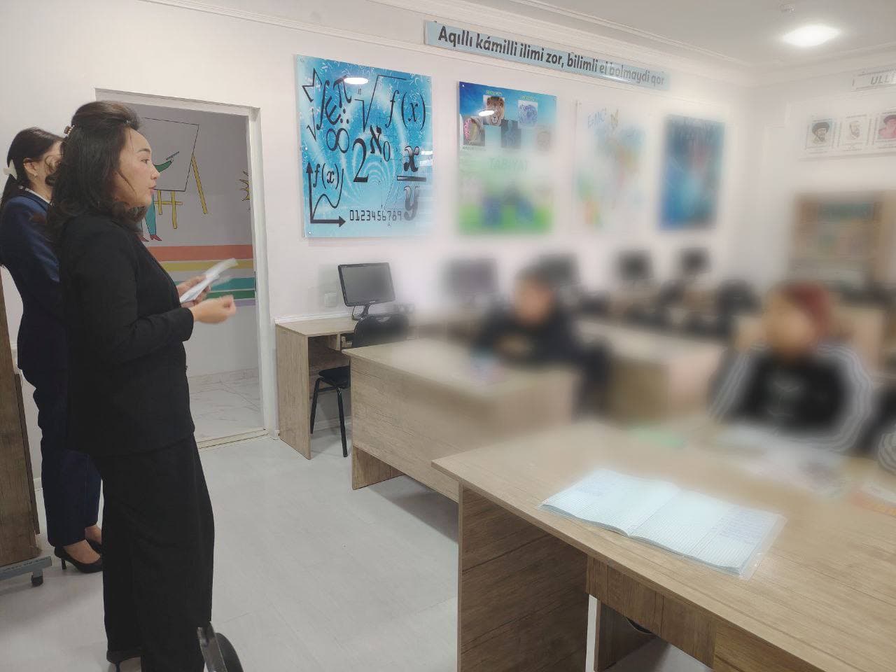 Bolalar ombudsmanining Qoraqalpog‘iston Respublikasidagi mintaqaviy vakili oltinchi mintaqaviy hududga qarashli 2-son tergov hibsxonasida saqlanayotgan voyaga yetmagan shaxslar bilan yakka tartibda suhbatlar o‘tkazib, ularning muammolarini o‘rgandi.